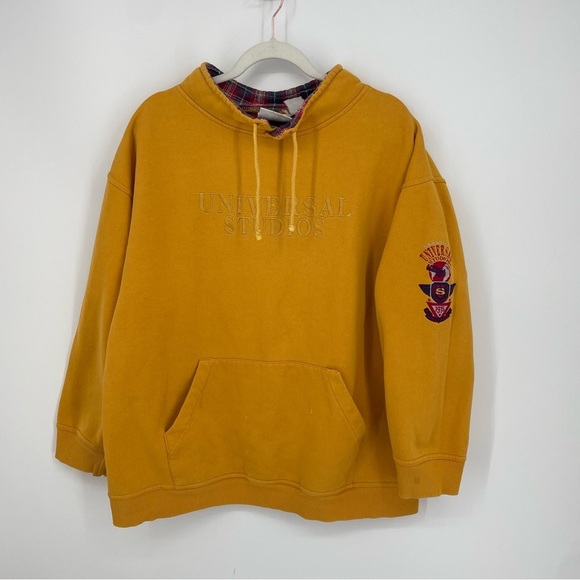 Vintage Universal Studios Hollywood Sweatshirt Spellout Jumper Pullover Sweater - Picture 1 of 10